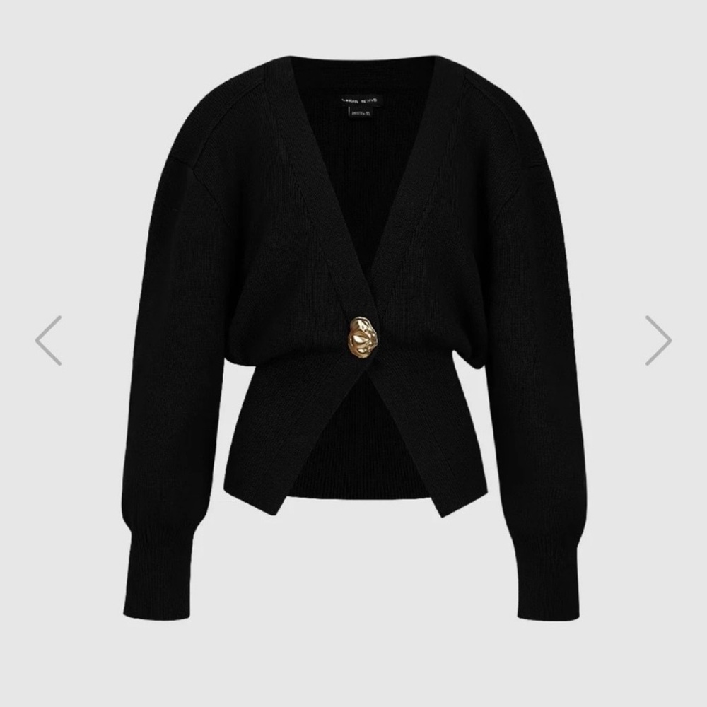 Urban Revivo Trendy Black Cardigan with Gold Accent